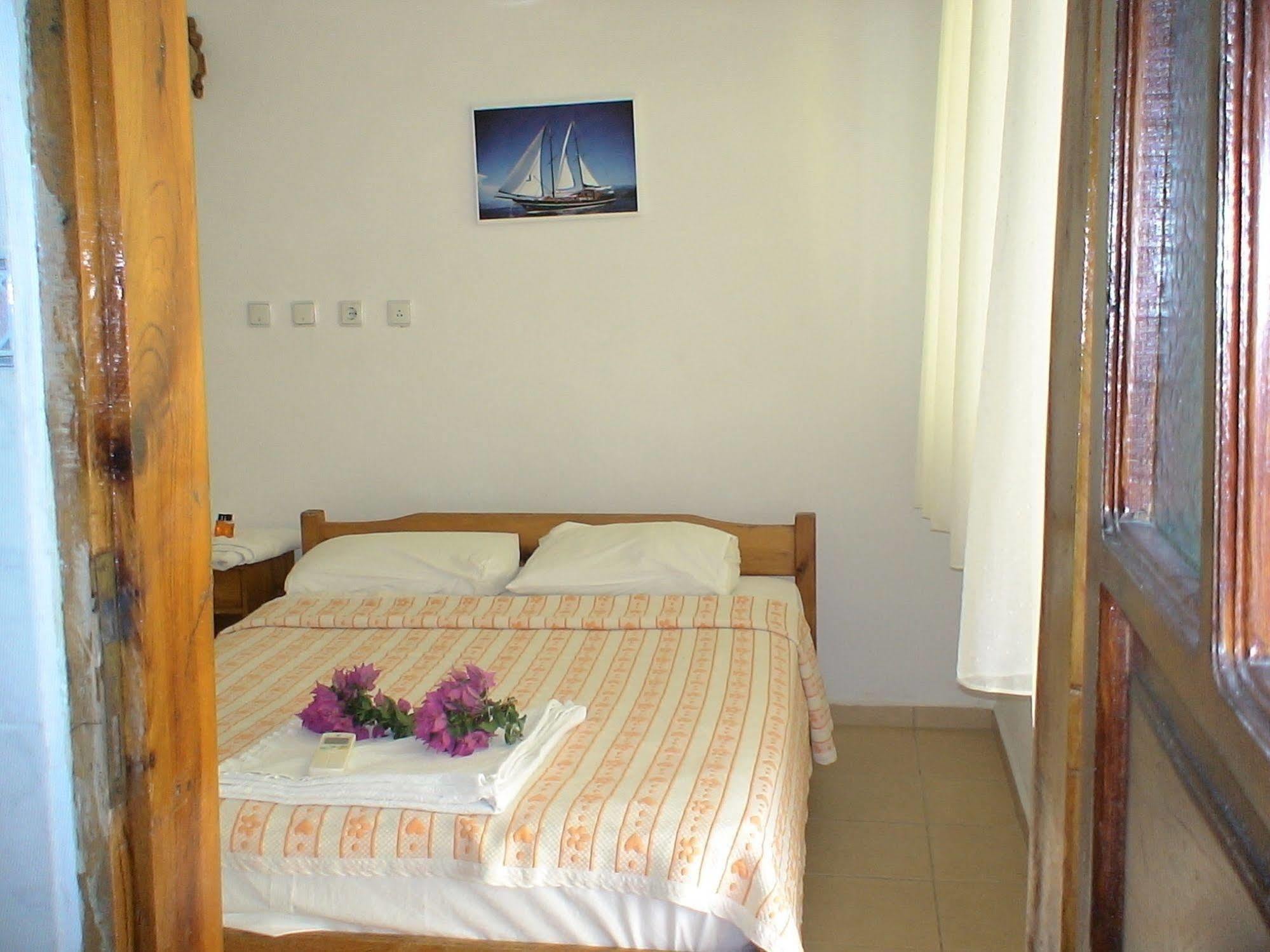 Onur Pension Bed & Breakfast Fethiye Exterior photo